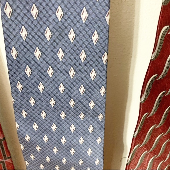 Carlo Palazzi Bundle of Four Silk Neck Ties Varying Patterns and Colors - Picture 6 of 12